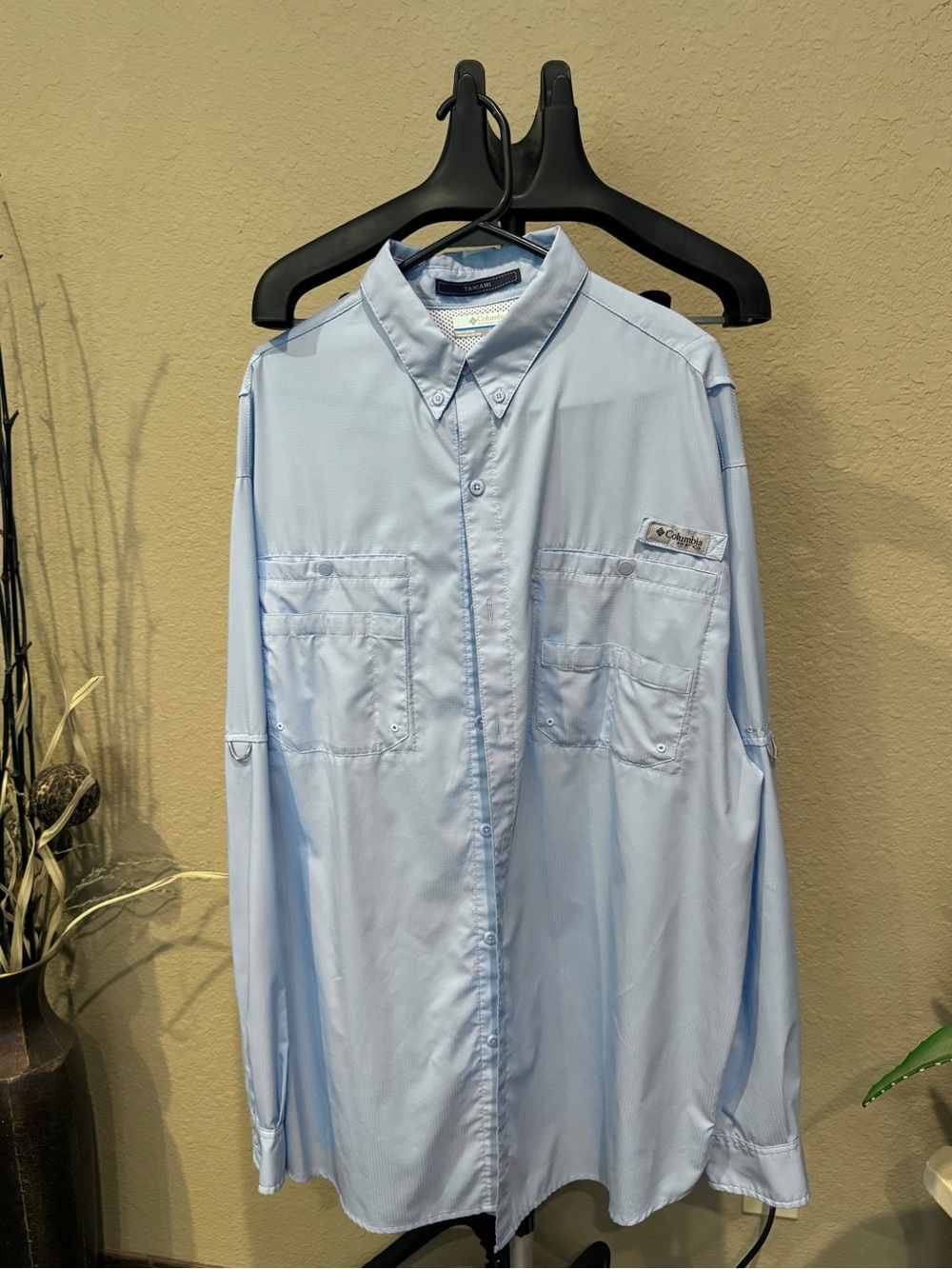 Columbia Light Blue Men's Casual Button-Down Shirt with Chest Pockets